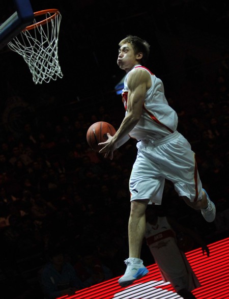 德甲球员身价下跌榜：穆西亚拉、凯恩跌1000万欧并列第一（德甲球员身价下滑榜：穆西亚拉与凯恩各降1000万欧并列榜首）