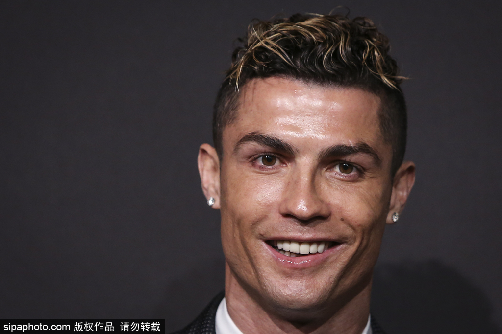 半场战报：美因茨0-0门兴格拉德巴赫（中场速报：美因茨与门兴格拉德巴赫0-0互交白卷）