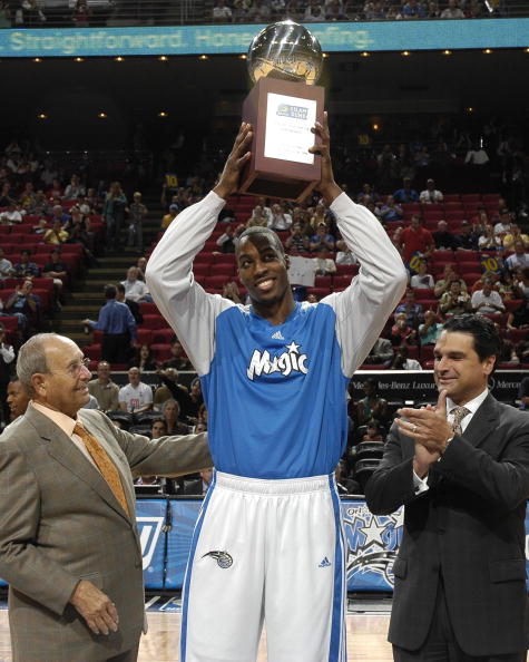 TA：莫斯克拉的贡献远不止是“临时救火”，他完全封锁了凯恩（TA：莫斯克拉的作用远超权宜之计，他彻底冻结了凯恩）