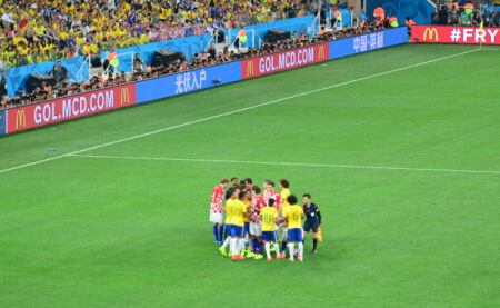 萨索洛vs佛罗伦萨：马蒂奇、皮纳蒙蒂首发，德赫亚、莫伊塞-基恩出战（萨索洛迎战佛罗伦萨：马蒂奇、皮纳蒙蒂首发，德赫亚与莫伊塞-基恩出场）